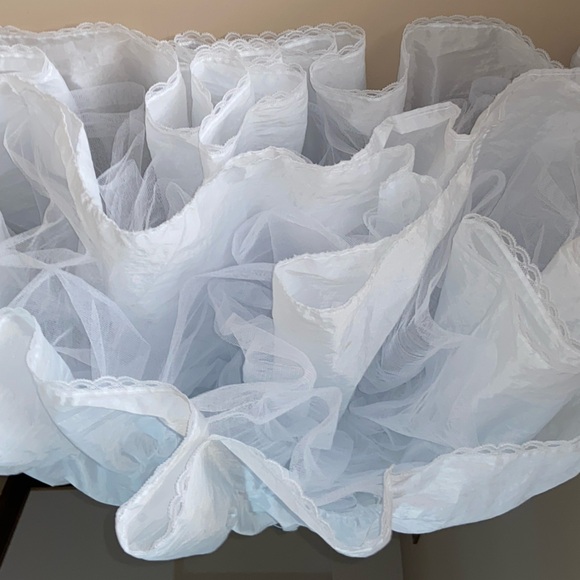 VGU Sz-4/6(S) David’s Bridal Strapless Full Length White Tiered High Waist Slip - Picture 2 of 16